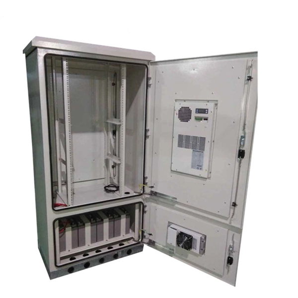 28-port switch with 24 electrical ports and 4 optical ports
