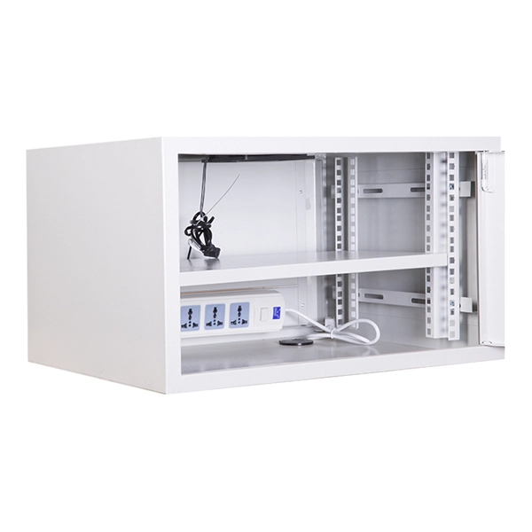 Connection of low-voltage busbars