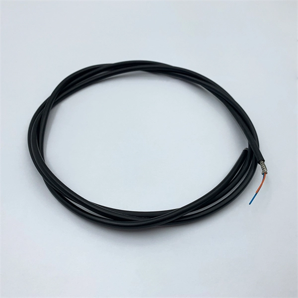 How to connect a round-port fiber optic router