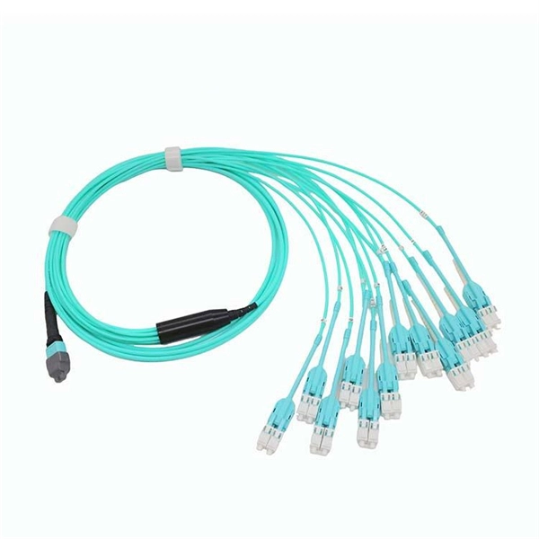 Input and output current of the cabinet